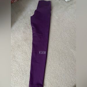 Fleo El Toro 25” Dark Purple Leggings | Athletic Leggings